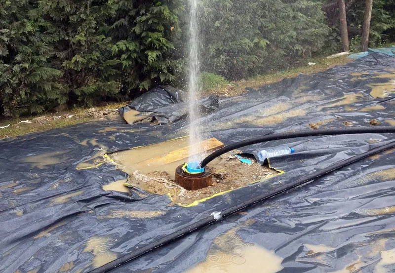 A water bore hole in action